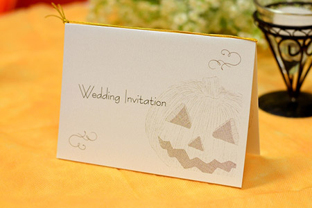 シンプルなハロウィンデザインの結婚式手作り招待状キット