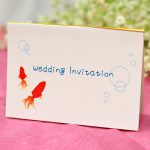 ゆらゆら泳ぐ金魚が可愛い結婚式の招待状