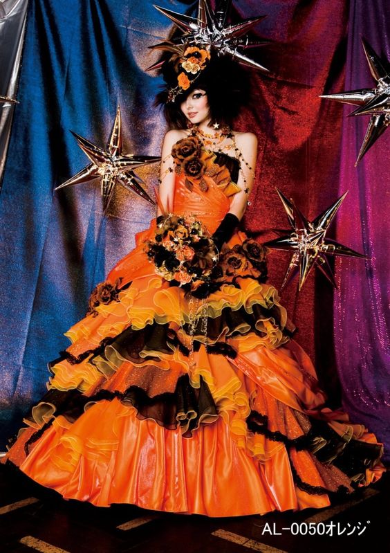 オレンジのウェディングドレス