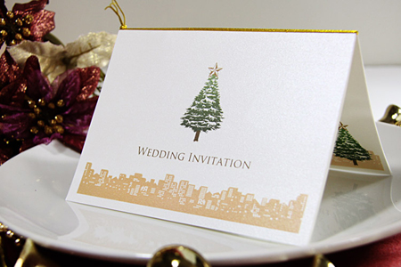 クリスマスウェディングに使いたいクリスマスツリーデザインの手作り招待状
